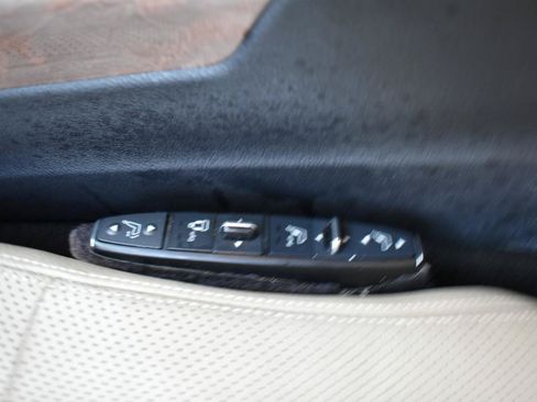 Used 2013 Mercedes-Benz E 550 4MATIC Sedan image 42