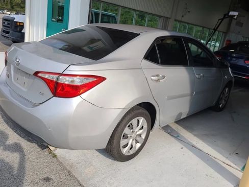 Used 2015 Toyota Corolla LE FWD image 4