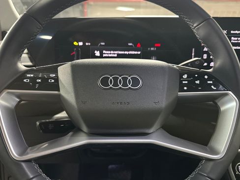 Used 2025 Audi Q5 Premium w/ Premium Plus AWD/4WD image 23