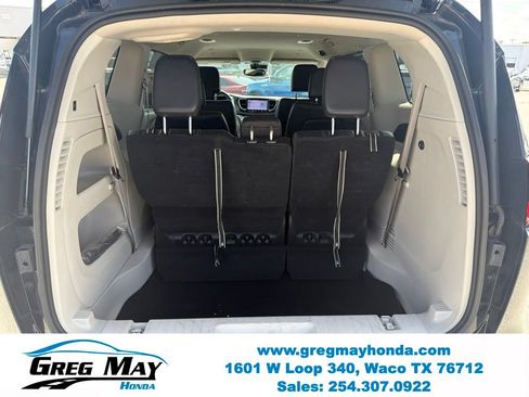 Used 2022 Chrysler Pacifica Touring-L FWD image 24