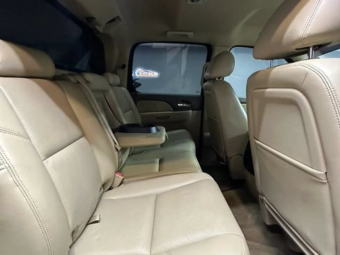 Used 2011 Chevrolet Avalanche LTZ RWD image 20