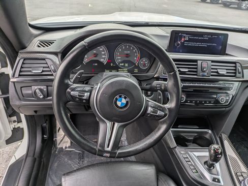 Used 2015 BMW M4 Convertible image 16