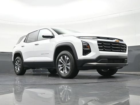 Used 2026 Chevrolet Equinox LT w/ Safety and Technology Package FWD image 31