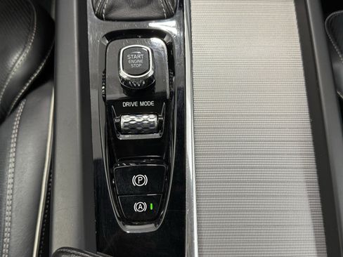 Used 2018 Volvo XC60 T6 R-Design w/ Convenience Package image 23