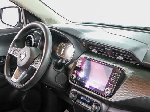 Used 2021 Nissan Kicks SV image 25