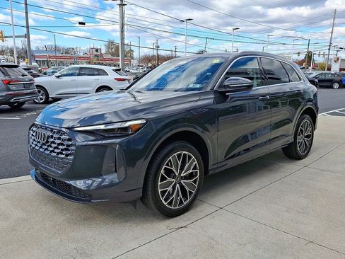 Certified 2025 Audi Q5 Premium Plus w/ Premium Plus image 3