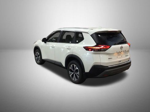 Used 2023 Nissan Rogue SV w/ SV Premium B Package AWD/4WD image 3