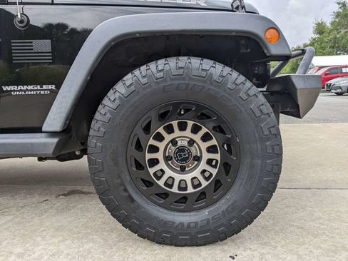 Used 2017 Jeep Wrangler Unlimited Sport w/ Quick Order Package 24S AWD/4WD image 12