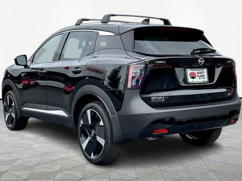 New 2025 Nissan Kicks SR image 3