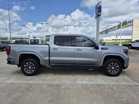 Used 2024 GMC Sierra 1500 AT4 w/ Technology Package AWD/4WD image 18
