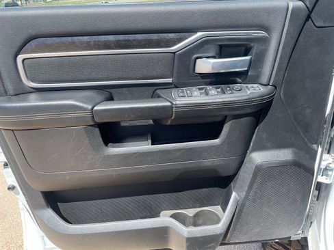 Used 2024 RAM 2500 Big Horn AWD/4WD image 9