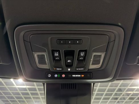 Used 2024 Chevrolet Silverado 1500 High Country w/ Technology Package AWD/4WD image 24
