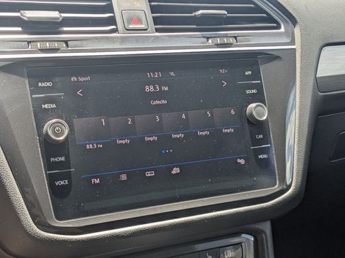 Used 2019 Volkswagen Tiguan SE AWD/4WD image 22