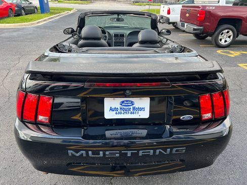 Used 2004 Ford Mustang Convertible RWD image 14