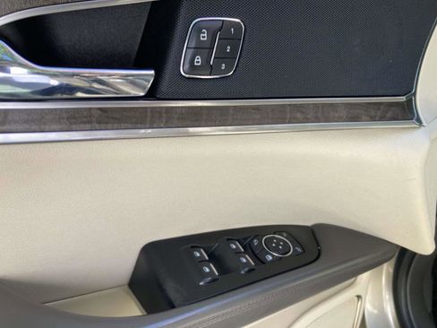 Used 2019 Lincoln Nautilus Select FWD image 19