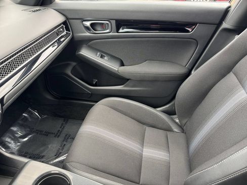 Used 2025 Honda Civic Sport image 29