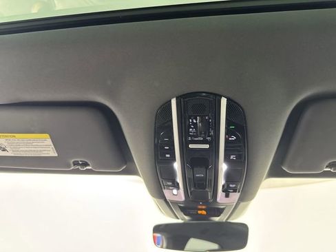Used 2019 Porsche Cayenne AWD/4WD image 9