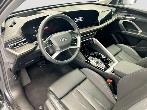 Certified 2025 Audi Q5 2.0T Premium Plus w/ Premium Plus image 9