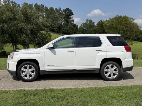 Used 2017 GMC Terrain SLE AWD/4WD image 3