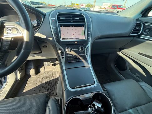 Used 2019 Lincoln Nautilus Reserve image 15