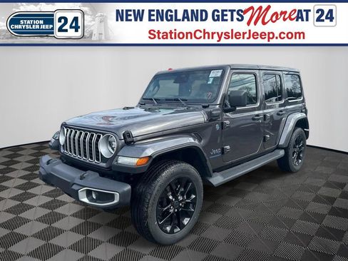 Used 2025 Jeep Wrangler Unlimited Sahara image 1
