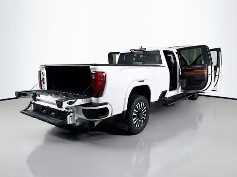 Used 2024 GMC Sierra 3500 Denali Ultimate image 27