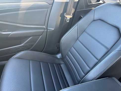 Used 2024 Volkswagen Jetta SE FWD image 27
