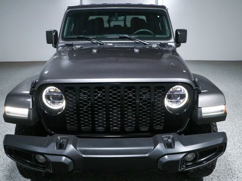 Used 2023 Jeep Gladiator Sport AWD/4WD image 4