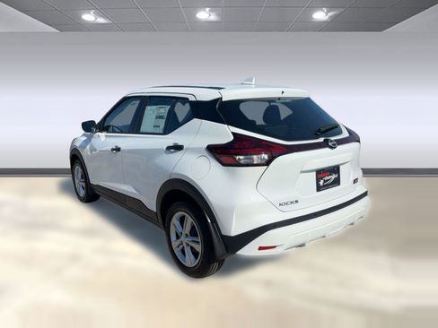 New 2025 Nissan Kicks Play S image 3