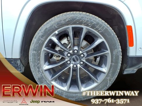 Certified 2024 Jeep Grand Wagoneer L Series II w/ Quick Order Packagew 28T AWD/4WD image 9