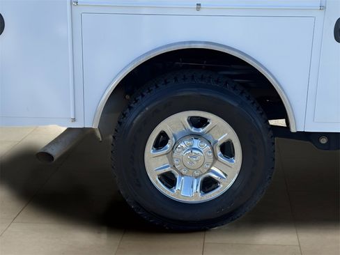 Used 2022 RAM 2500 Tradesman w/ Chrome Appearance Group image 46