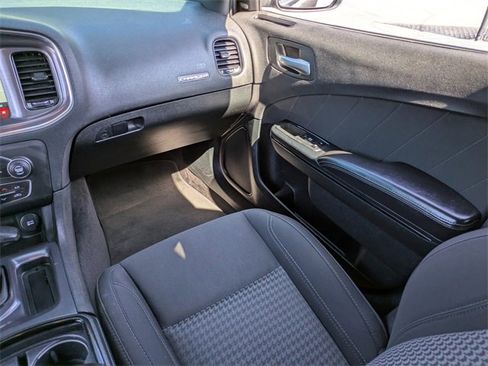 Used 2018 Dodge Charger R/T w/ Blacktop Package image 16