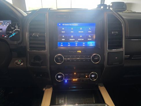 Used 2021 Ford Expedition Platinum AWD/4WD image 12