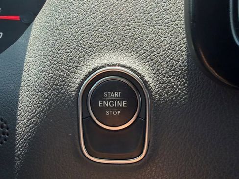 Used 2019 Mercedes-Benz Sprinter 2500 image 25