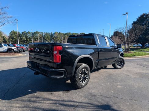 Used 2022 Chevrolet Silverado 1500 ZR2 w/ Technology Package image 5