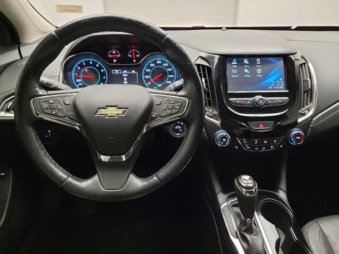 Used 2017 Chevrolet Cruze Premier image 22