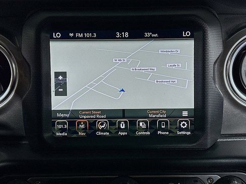 Used 2020 Jeep Wrangler Unlimited Sahara w/ Uconnect 4C Nav & Sound Group image 15