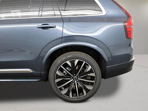 New 2026 Volvo XC90 B6 Plus w/ Protection Package Premier image 32