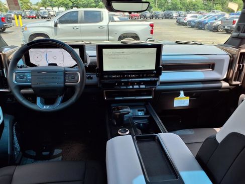 New 2025 GMC Hummer EV 3X image 6