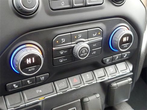 Used 2022 Chevrolet Silverado 1500 High Country w/ Z71 Off-Road Package image 17