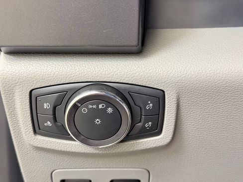Used 2018 Ford F150 XLT w/ Equipment Group 302A Luxury AWD/4WD image 41
