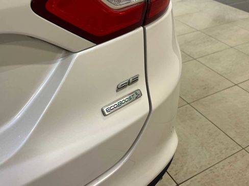 Used 2014 Ford Fusion SE w/ Equipment Group 202A image 6