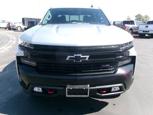 Used 2020 Chevrolet Silverado 1500 LT Trail Boss image 3