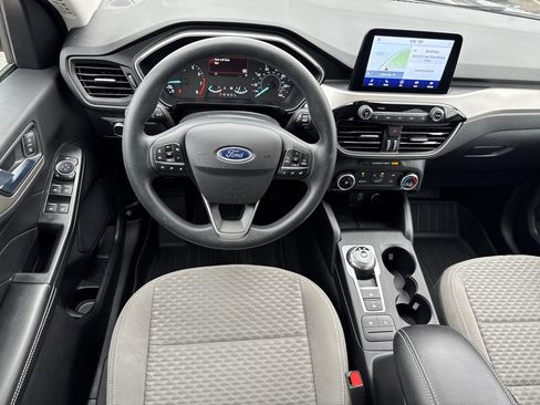 Used 2021 Ford Escape SE image 12