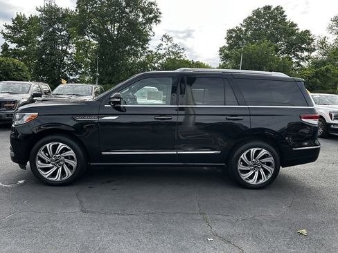 Certified 2023 Lincoln Navigator Reserve AWD/4WD image 8