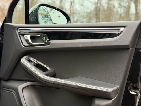 Used 2018 Porsche Macan Sport Edition image 45