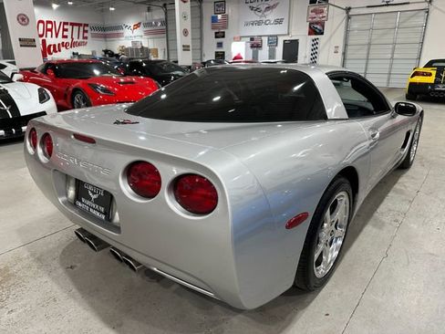 Used 2004 Chevrolet Corvette Coupe Bose CD, Sport Seats, RWD image 6