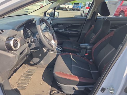 Used 2024 Nissan Versa SR FWD image 12