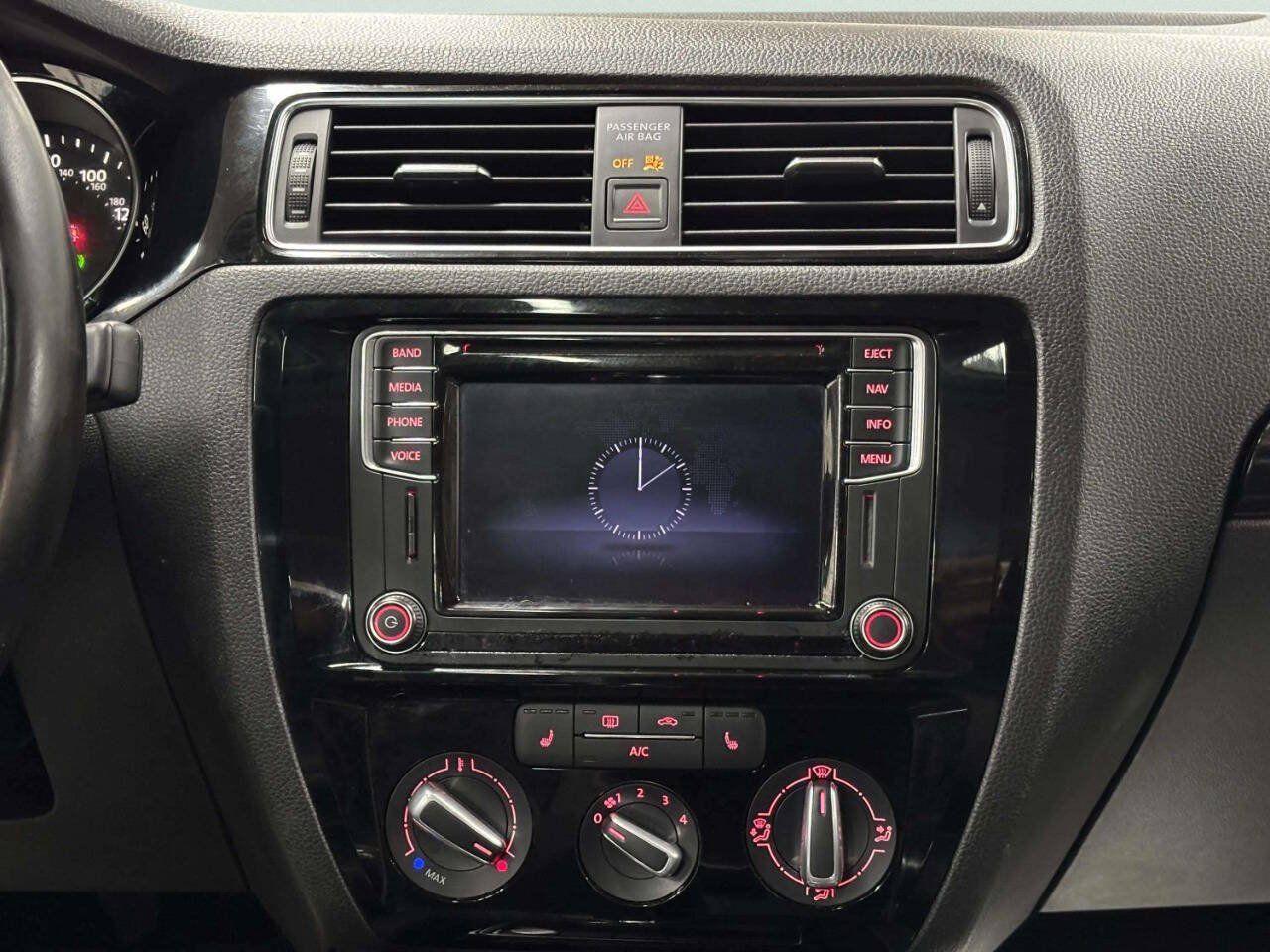 Used 2016 Volkswagen Jetta SEL FWD image 26