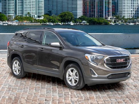 Used 2020 GMC Terrain SLE w/ Driver Convenience Package image 3